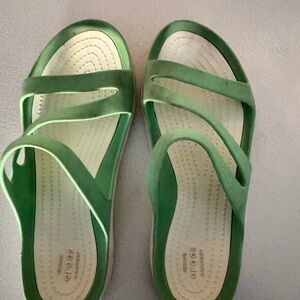 CROCS Women's Green Strappy Slip-On Sandals